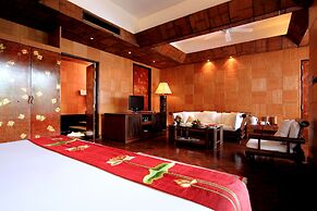 Mom Tri's Villa Royale