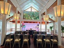 Mom Tri's Villa Royale