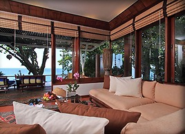 Mom Tri's Villa Royale