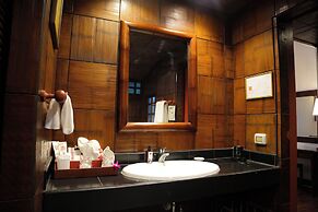 Mom Tri's Villa Royale