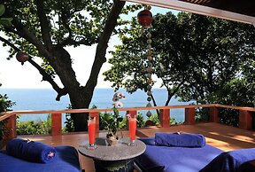 Mom Tri's Villa Royale