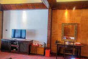 Mom Tri's Villa Royale