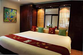 Mom Tri's Villa Royale