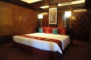 Mom Tri's Villa Royale