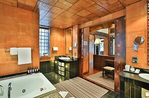 Mom Tri's Villa Royale