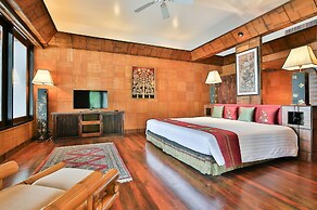 Mom Tri's Villa Royale