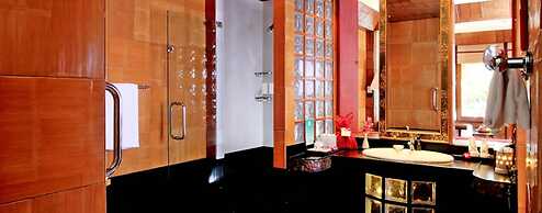 Mom Tri's Villa Royale