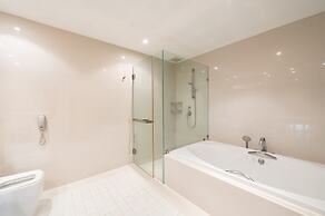 Mom Tri's Villa Royale