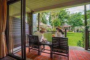 The Leaf On The Sands by Katathani