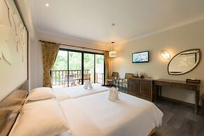 The Leaf On The Sands by Katathani