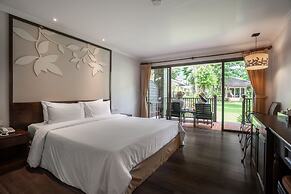 The Leaf On The Sands by Katathani