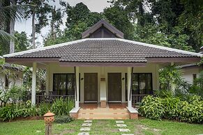 The Leaf On The Sands by Katathani