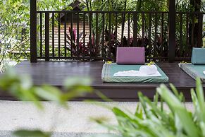 The Leaf On The Sands by Katathani