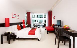 The Old Phuket - Karon Beach Resort