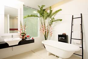 The Old Phuket - Karon Beach Resort