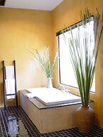 The Old Phuket - Karon Beach Resort