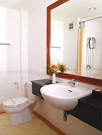 Lanta Casuarina Beach Resort