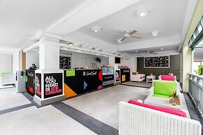 Phuket Marriott Resort & Spa, Merlin Beach