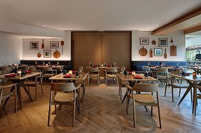 Phuket Marriott Resort & Spa, Merlin Beach