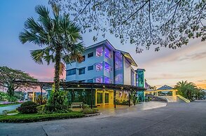 NH Boat Lagoon Phuket Resort