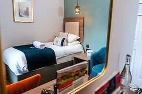 The George Hotel