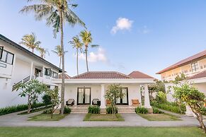 Legong Keraton Beach Hotel