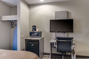 Quality Inn & Suites Grove City - Outlet Mall