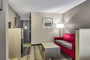 Quality Inn & Suites Grove City - Outlet Mall