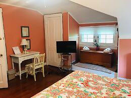 Six Acres Bed & Breakfast