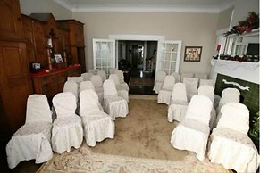 Six Acres Bed & Breakfast