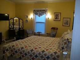 Six Acres Bed & Breakfast