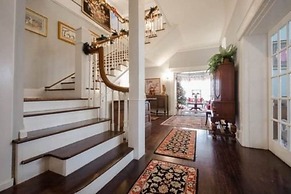 Six Acres Bed & Breakfast