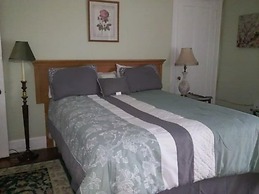 Six Acres Bed & Breakfast