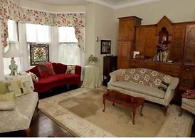 Six Acres Bed & Breakfast