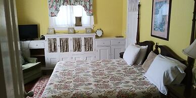 Six Acres Bed & Breakfast