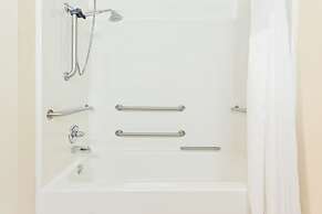 Holiday Inn Express & Suites Douglas by IHG