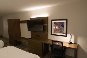 Holiday Inn Express & Suites Douglas by IHG