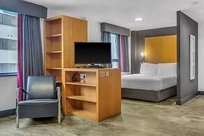 Roomzzz Leeds City West