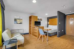 Roomzzz Leeds City West