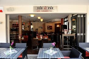 Vis à Vis