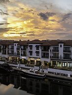 Naples Bay Resort & Marina