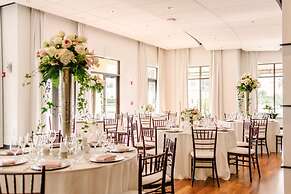 Naples Bay Resort & Marina