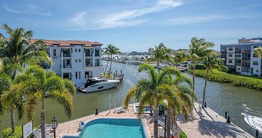 Naples Bay Resort & Marina