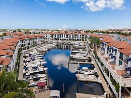 Naples Bay Resort & Marina