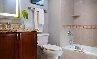 Naples Bay Resort & Marina