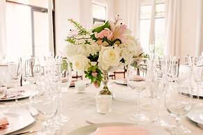 Naples Bay Resort & Marina