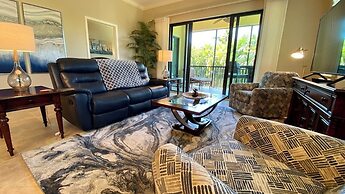 Naples Bay Resort & Marina