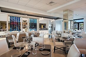 Naples Bay Resort & Marina