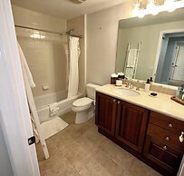 Naples Bay Resort & Marina