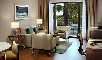 Naples Bay Resort & Marina